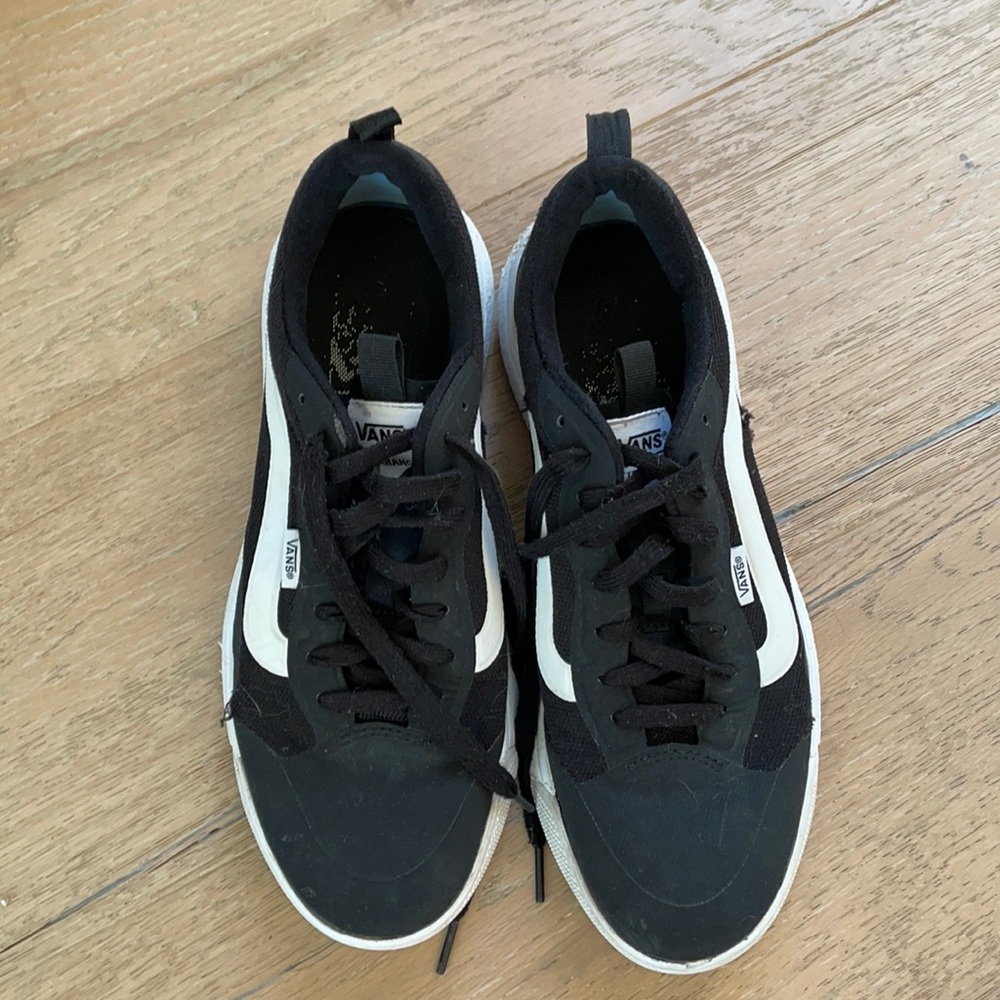 Vans sneakers in size 9 Men.